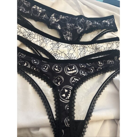 Morvia 3pk lace trim Bikini Goth Skater Emo panties M Blk & Wh Skull Web Jack - Picture 1 of 12